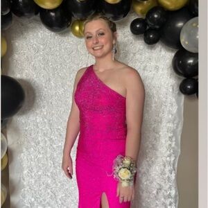 Faviana hot pink promโ dress